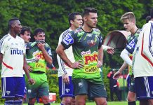 Mancini vê deficiência nas finalizações do CAV