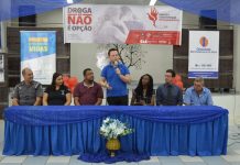 COMAD e Assistência Social fazem ação para conscientizar jovens sobre os riscos do cigarro