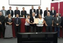 Câmara presta homenagem a autora de livro