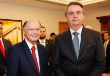 Bolsonaro quer subsidiar conta de luz de igrejas
