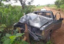 Colisão de carro com ponte deixa 2 feridos em Cardoso