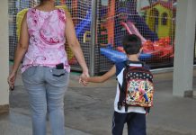 Alunos voltam as aulas nesta segunda sem uniformes