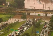 Chuva em São Paulo causa uma morte, alagamentos e desabamentos; veja as fotos