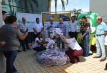Carro da campanha “Liquida Votu” sai para consumidor de Votuporanga