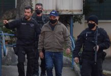 Fabrício Queiroz, ex-assessor de Flávio Bolsonaro, é preso em Atibaia