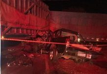 Pai e filha morrem em batida entre caminhonete e carreta