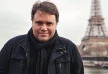 Jornalista Rodrigo Rodrigues morre aos 45 anos