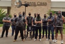 Trucida Motoclube destina cadeira de rodas para Santa Casa