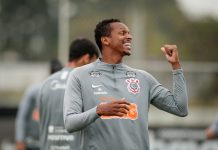 Jô tem pena reduzida pelo STJD e está livre para jogar pelo Corinthians