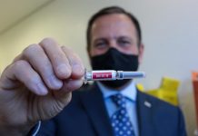 Governo de SP cria mais 6 centros de pesquisa da CoronaVac