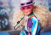 Barbie ganha looks inspirados em Elton John