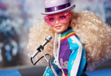 Barbie ganha looks inspirados em Elton John