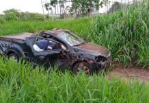 Capotamento deixa dois gravemente feridos em rodovia de Fernandópolis