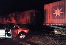Acidente entre trem e carro deixa mulher ferida