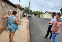Presidente da Câmara leva secretário de Obras para analisar melhorias em ruas do bairro Pozzobon