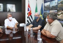 Prefeito solicita nova escola e renovação de convênio da Natação ao Deputado Carlão Pignatari