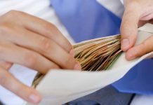 Governo de SP anuncia retomada do pagamento antecipado de 13º salário e férias a servidores