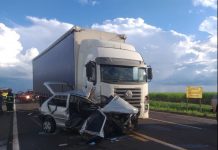 Jovem morre após acidente entre carro e caminhão em rodovia de Araçatuba