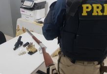 PRF apreende armas e munições dentro de caminhonete na BR-153