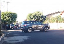 Homem invade casa e faz família de ex-namorada refém