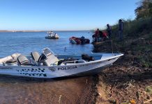 Barco que naufragou com 9 pessoas levava grupo para passar feriado em ilha; dois homens morreram