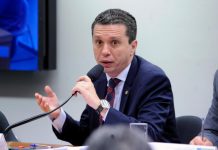 Frente Parlamentar Brasil-China emite nota de repúdio contra declarações de Paulo Guedes