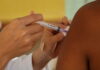 Prefeitura fará novo plantão para vacinar profissionais da saúde que ainda não foram imunizados