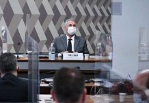 Renan Calheiros compara pandemia no Brasil a genocídio nazista, e governistas reagem