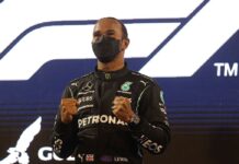 Em êxtase, Hamilton comemora sua 100ª pole position no GP da Espanha