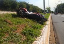 Jovem morre após perder o controle de motocicleta e cair em avenida de Araçatuba
