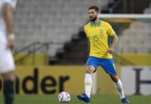 Tite convoca zagueiro Felipe para substituir Lucas Veríssimo lesionado
