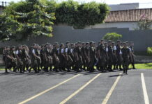 Jovens que completam 18 anos em 2021 devem fazer o alistamento militar até 30 de junho