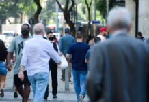 Desemprego bate recorde de 14,7%, diz IBGE