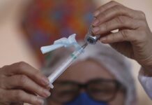 Com vacinação em massa, Botucatu reduz casos de Covid-19 em 71%