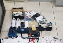 Polícia cumpre mandado em casa de jovem suspeito de aplicar golpes