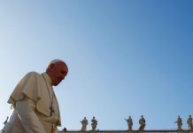 Papa Francisco lamenta hipocrisia na igreja