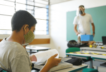 SP pagará R$ 1 mil por ano para manter alunos do ensino médio na escola