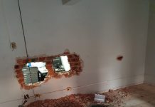 Polícia procura ladrões que fizeram buraco na parede de joalheria e furtaram R$ 120 mil em mercadorias