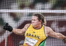 Elizabeth Gomes é ouro e bate recorde mundial no lançamento de disco