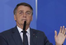 Investigado, Bolsonaro apresenta pedido de impeachment do ministro do STF Alexandre de Moraes