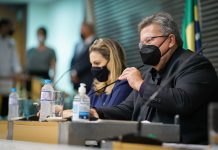 Carlão Pignatari, presidente da Alesp, participa de entrega de cestas básicas para instituições de Votuporanga