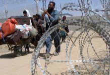 Rebeldes resistem em vale no Afeganistão; Talibã forma governo