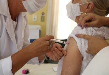 Terceira dose da vacina contra a Covid-19 começa a ser aplicada nesta quinta-feira