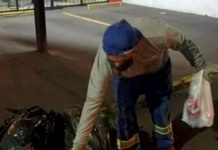 Coletor encontra jabuti dentro de saco de lixo na região