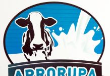 Associação de Produtores entrega 450 litros de leite por mês