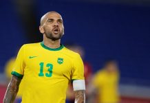 Daniel Alves revela quase ter fechado com o Athletico após conversa com Petraglia: “Balancei”