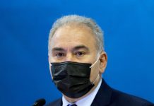 Ministro da Saúde testa positivo para Covid-19 em Nova York