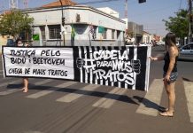 Moradores protestam contra morte de cães que foram torturados e baleados em Potirendaba