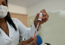 Covid-19: Votuporanga começa aplicar 3ª dose da vacina em profissionais da saúde
