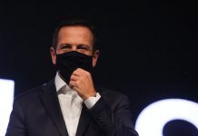 São Paulo avalia flexibilizar o uso de máscaras, diz secretário